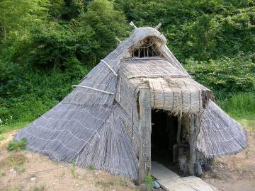 桜町遺跡の竪穴式住居