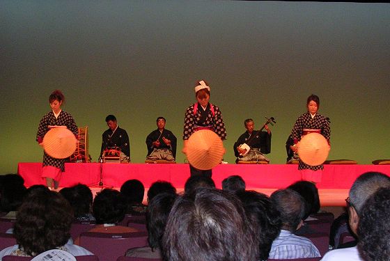 白川郷民謡保存会の踊り