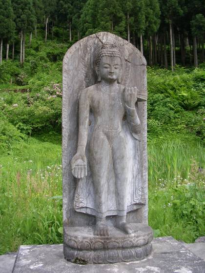 瞑想の郷　石像